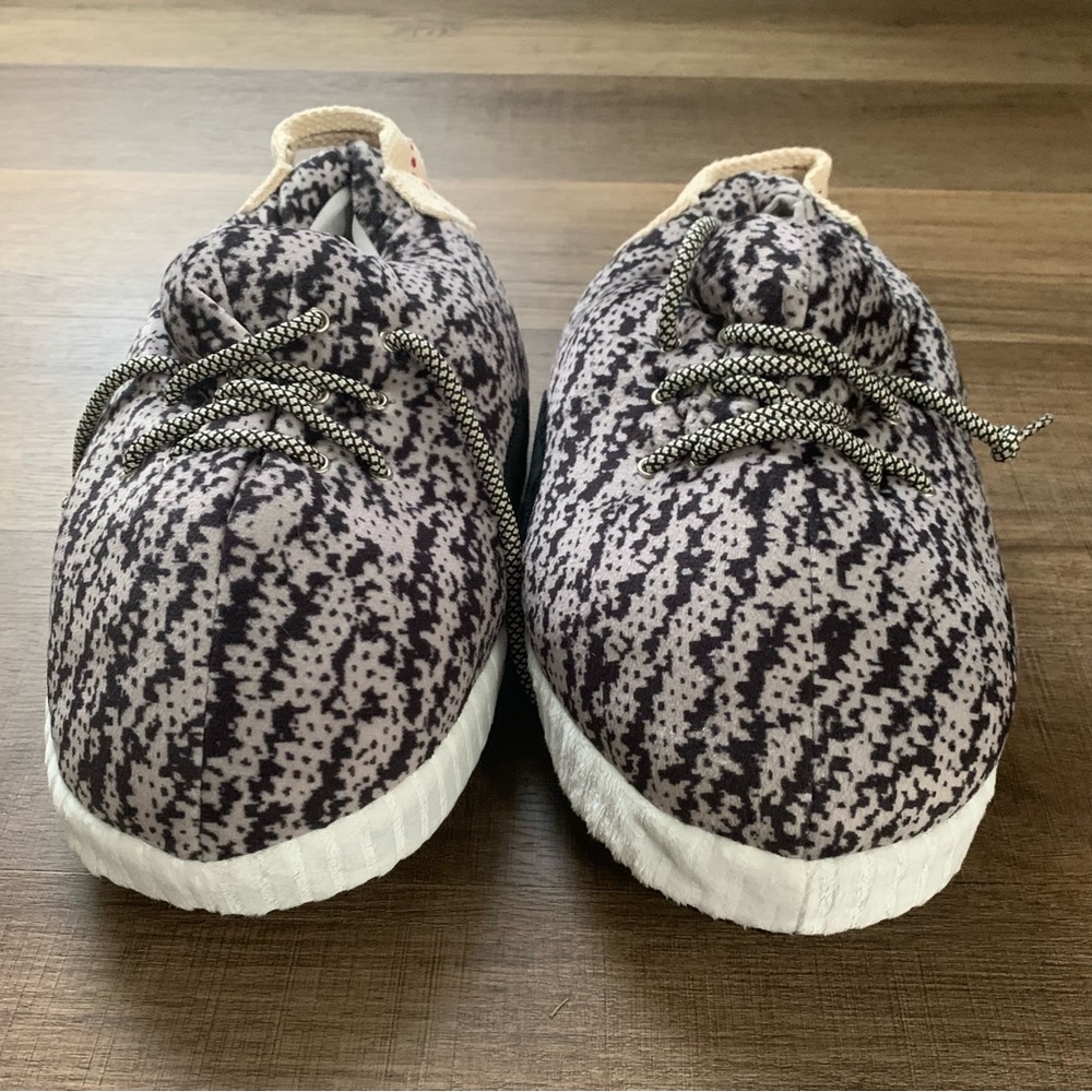 Cozy Kicks Unisex Yeezy House Shoes Slippers